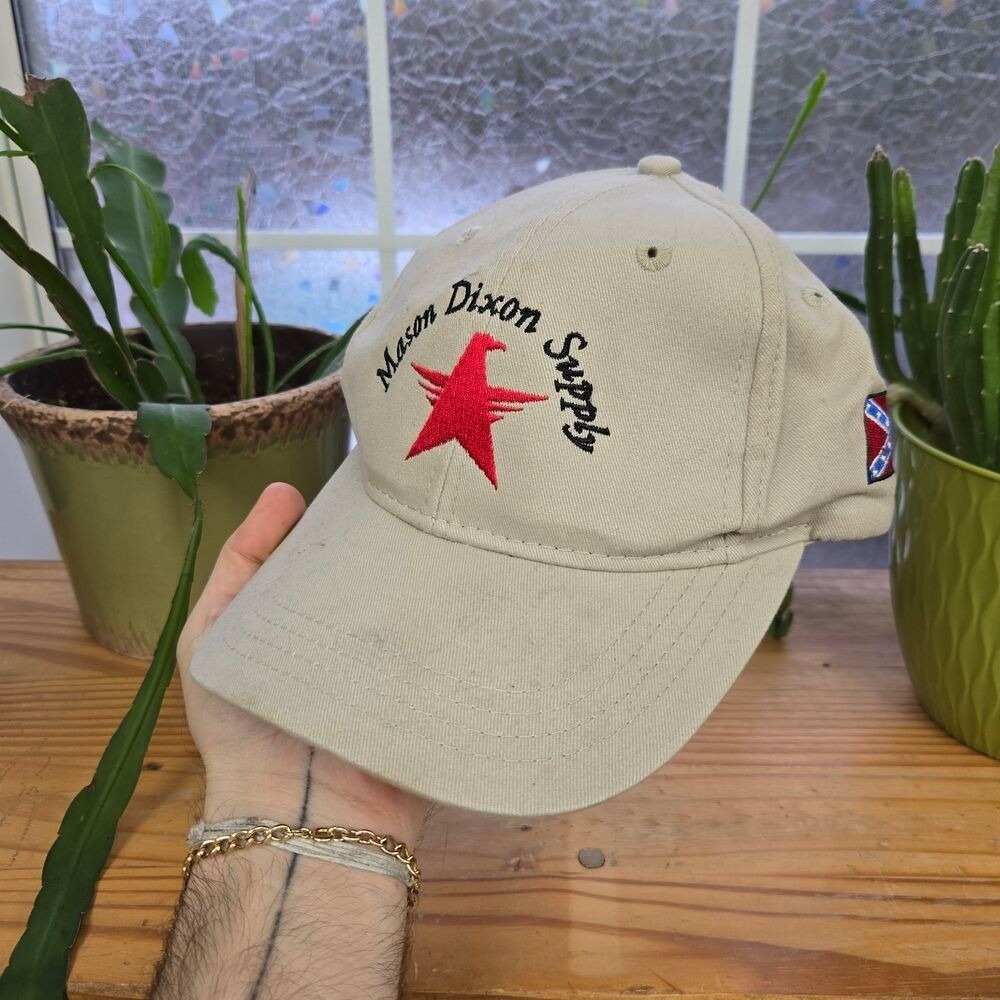 Vintage Mason Dixon Supply Beige Cap with Star and Flag‎ Patches Pre-Owned Strap